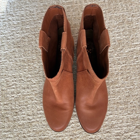 NWT Vince Camuto Ruty Leather Flat Ankle Boot Tan 9M - Picture 4 of 7